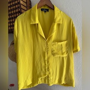 Lulus/ Good Luck Charm Yellow Short Sleeve Button-Up Top / Large